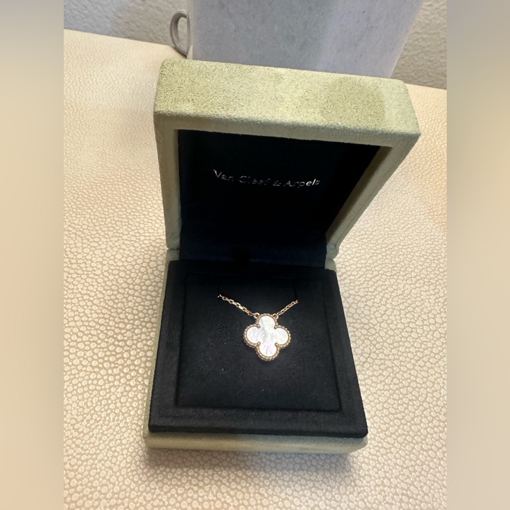 Van Cleef & Arpels Vintage Alhambra Pendant Necklace Chain